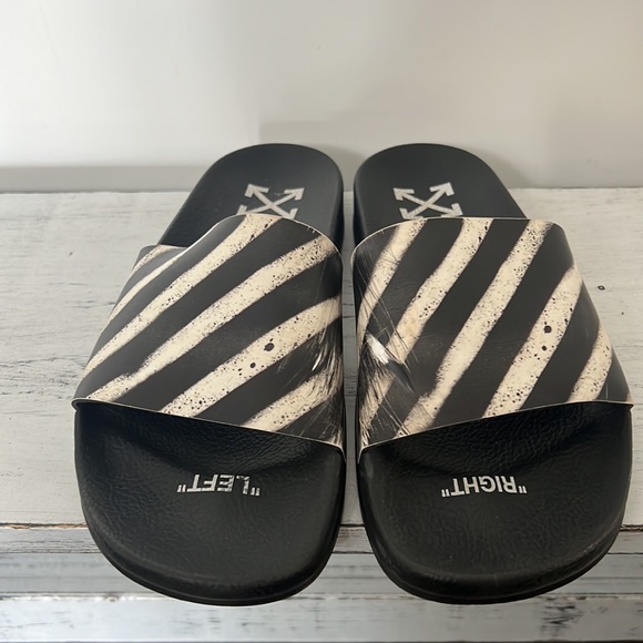 Off white slides - Picture 3 of 3